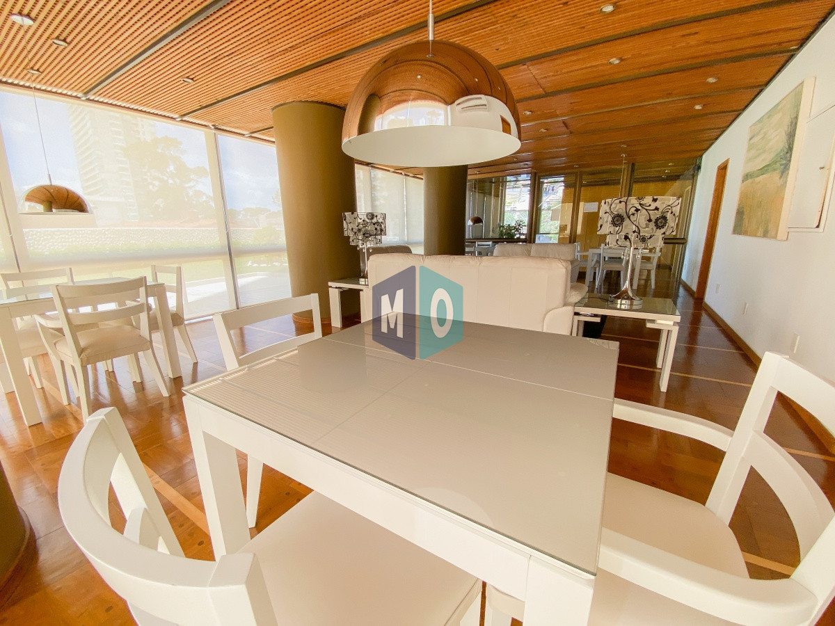 Apartamento ID.1092 - Apartamento en Roosevelt, piso alto, 2 dormitorios más dependencia