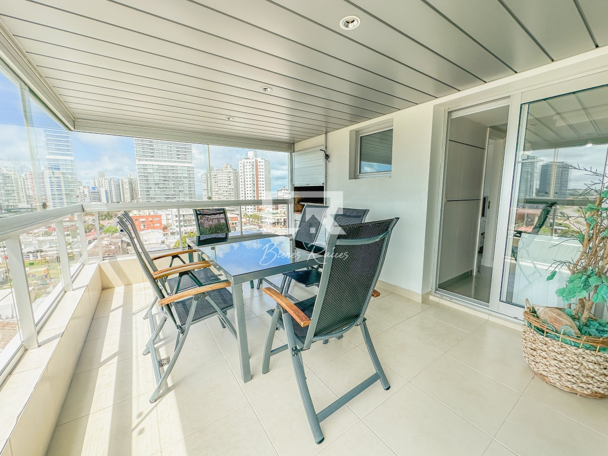 Apartamento ID.638 - Mansa, apartamento de 3 dormitorios más dependencia con parrillero