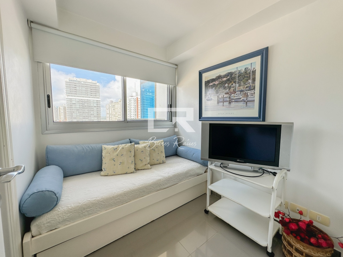 Apartamento ID.638 - Mansa, apartamento de 3 dormitorios más dependencia con parrillero