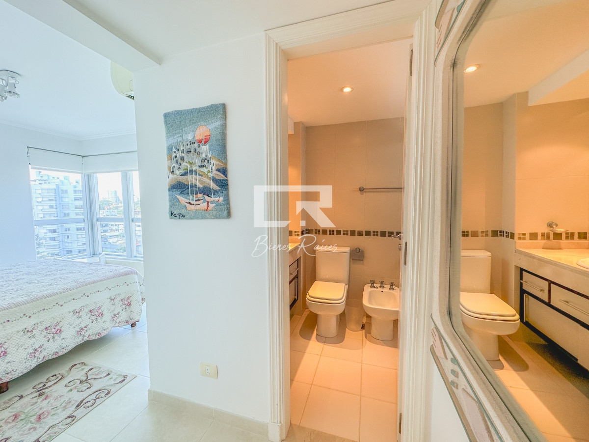 Apartamento ID.638 - Mansa, apartamento de 3 dormitorios más dependencia con parrillero
