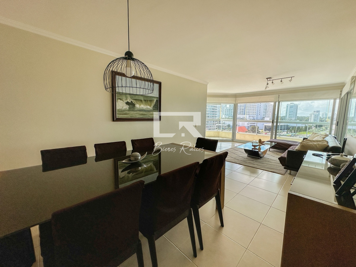 Apartamento ID.638 - Mansa, apartamento de 3 dormitorios más dependencia con parrillero
