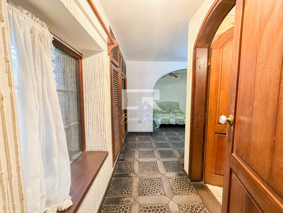 Casa ID.661 - Hermosa casa en Lugano, 4 dormitorios más dependencia