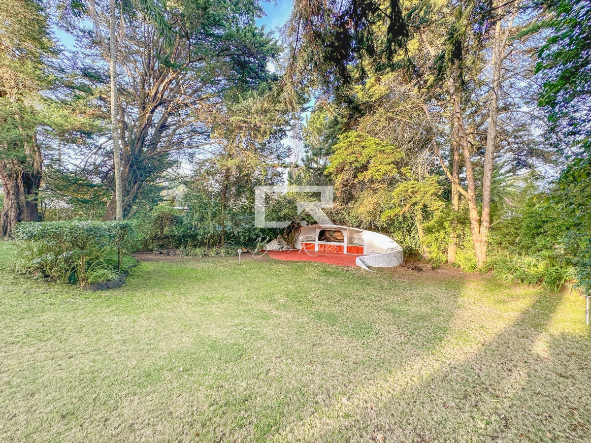 Casa ID.661 - Hermosa casa en Lugano, 4 dormitorios más dependencia