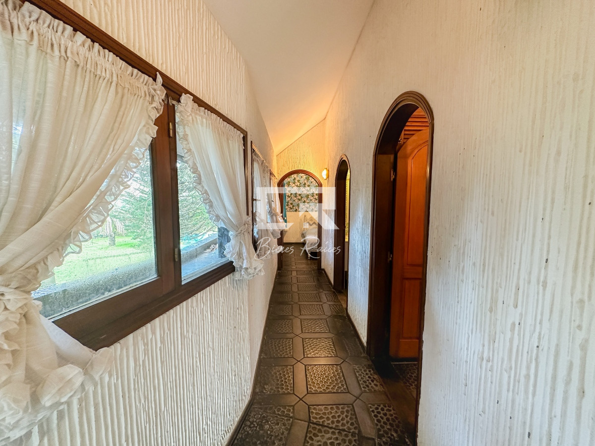 Casa ID.661 - Hermosa casa en Lugano, 4 dormitorios más dependencia
