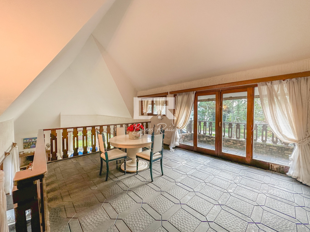 Casa ID.661 - Hermosa casa en Lugano, 4 dormitorios más dependencia