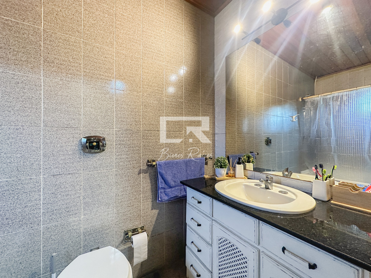 Casa ID.881 - Casa en Pinares, 3 dormitorios más dependencia