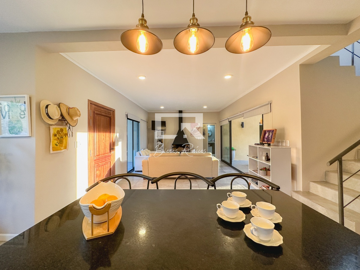 Casa ID.187 - Casa con vista a Laguna del Diario, 3 dormitorios más dependencia y piscina