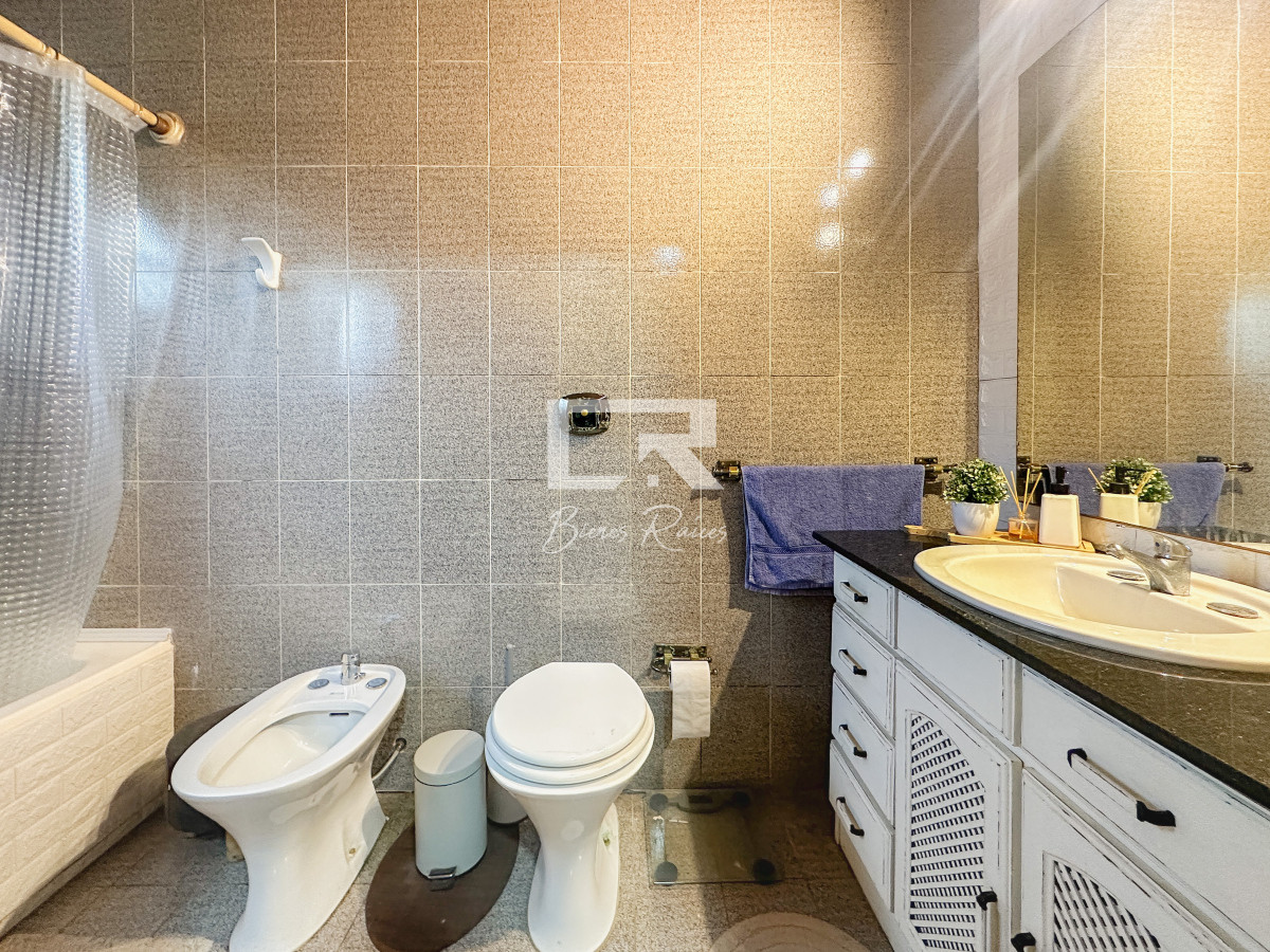 Casa ID.881 - Casa en Pinares, 3 dormitorios más dependencia