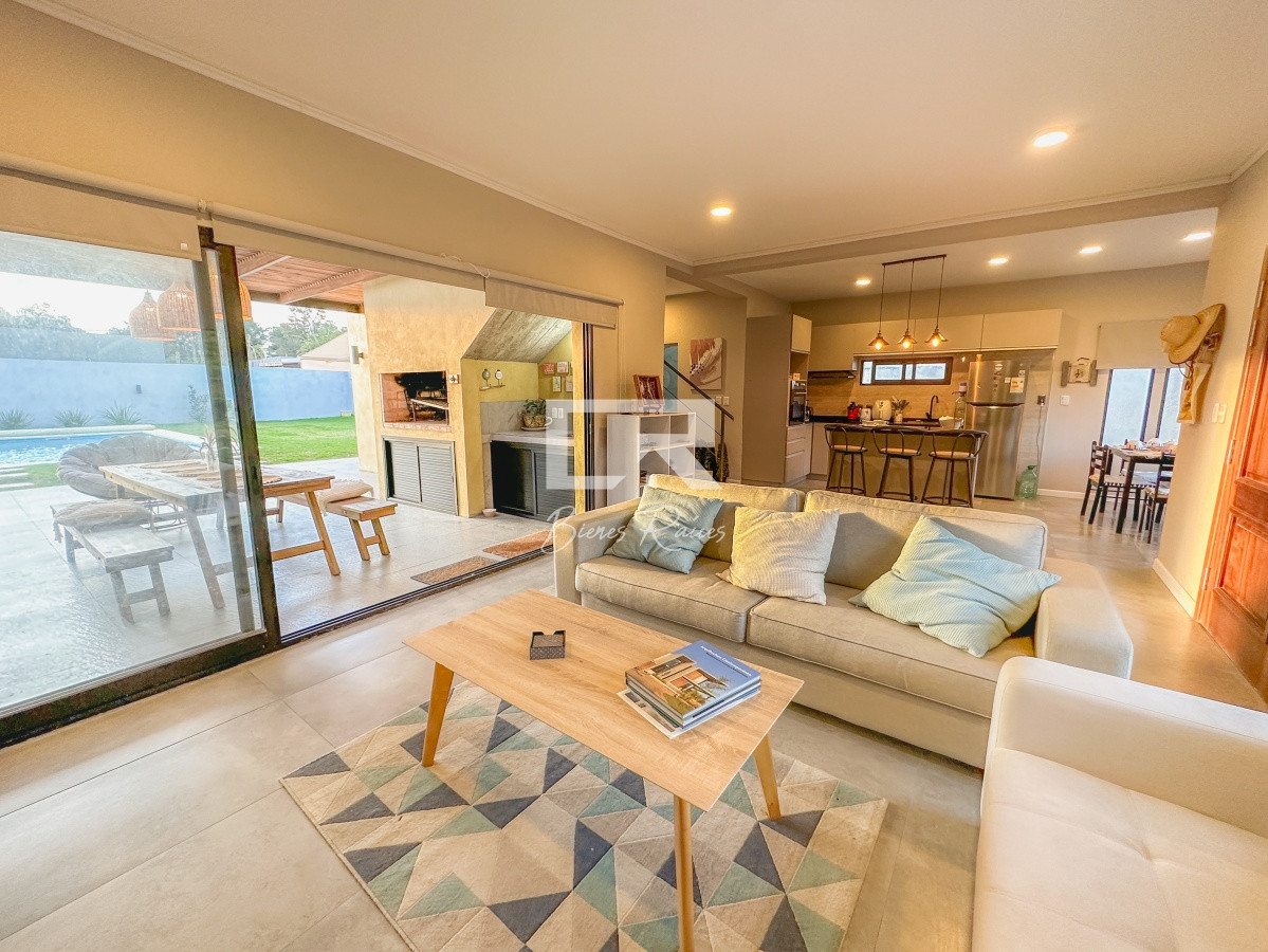 Casa ID.187 - Casa con vista a Laguna del Diario, 3 dormitorios más dependencia y piscina