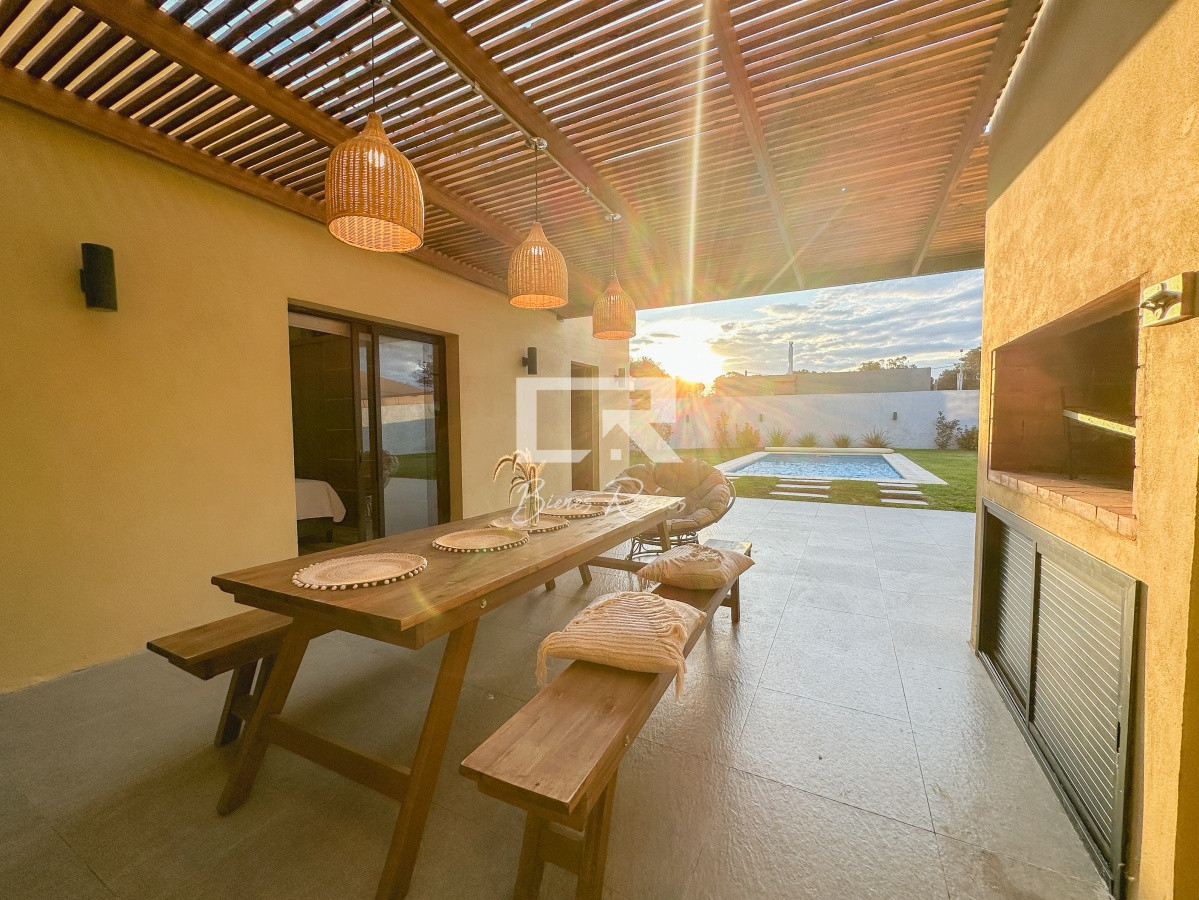 Casa ID.187 - Casa con vista a Laguna del Diario, 3 dormitorios más dependencia y piscina