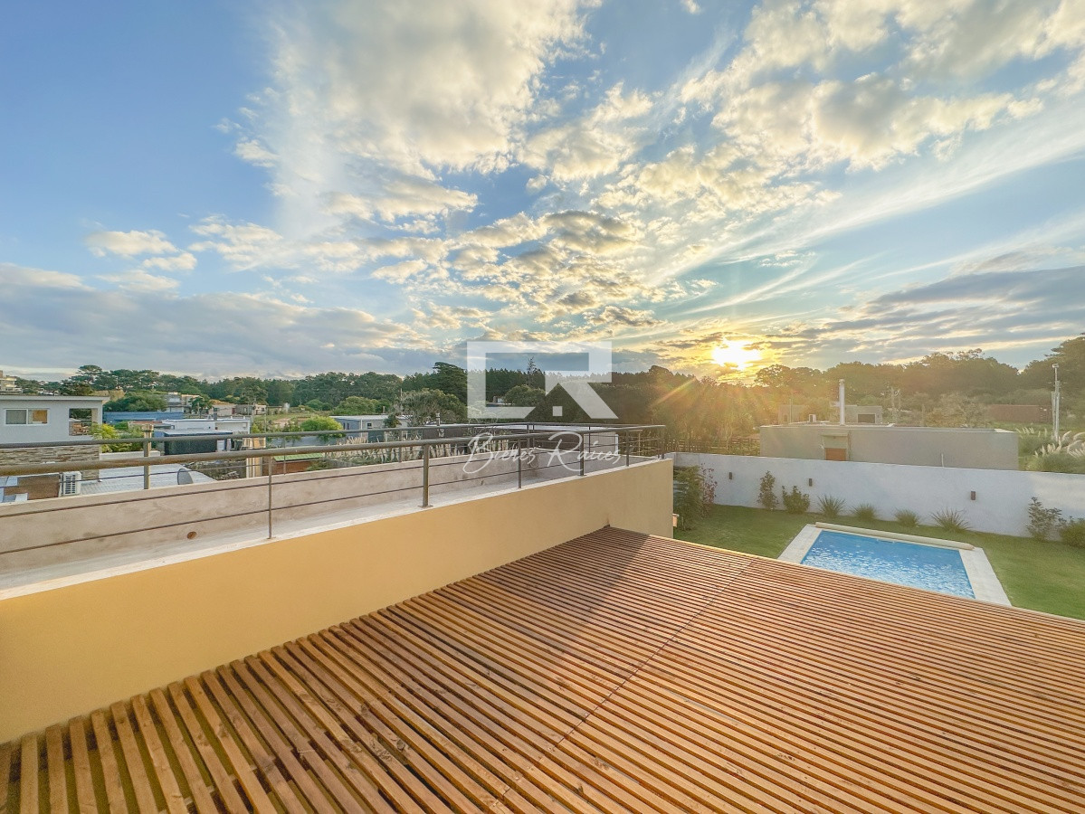 Casa ID.187 - Casa con vista a Laguna del Diario, 3 dormitorios más dependencia y piscina