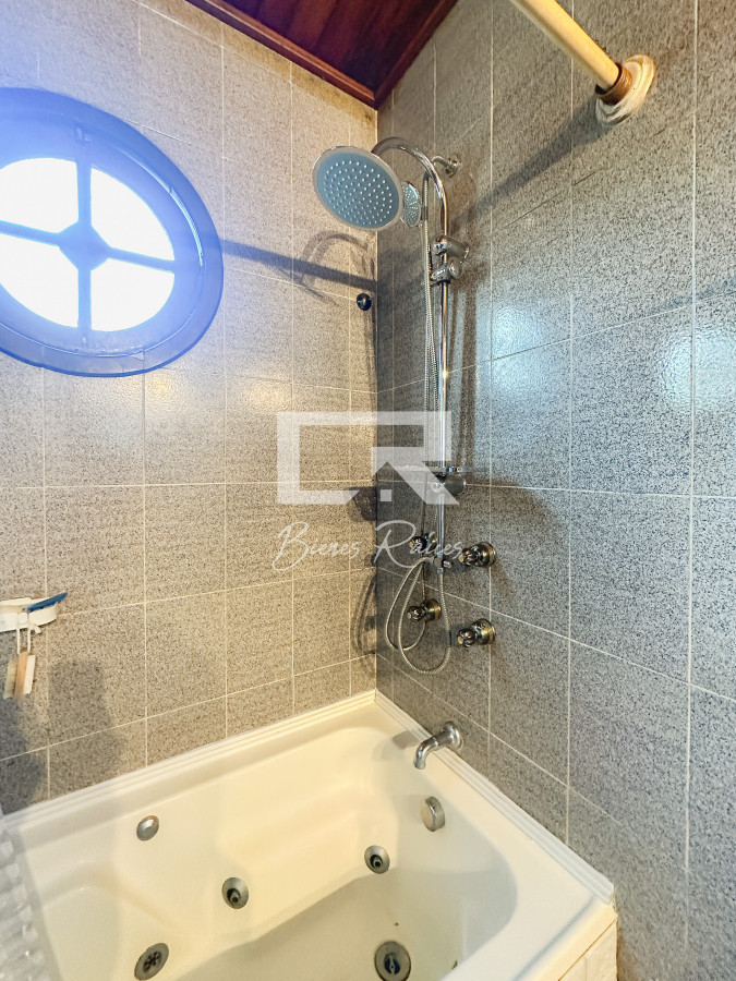 Casa ID.881 - Casa en Pinares, 3 dormitorios más dependencia