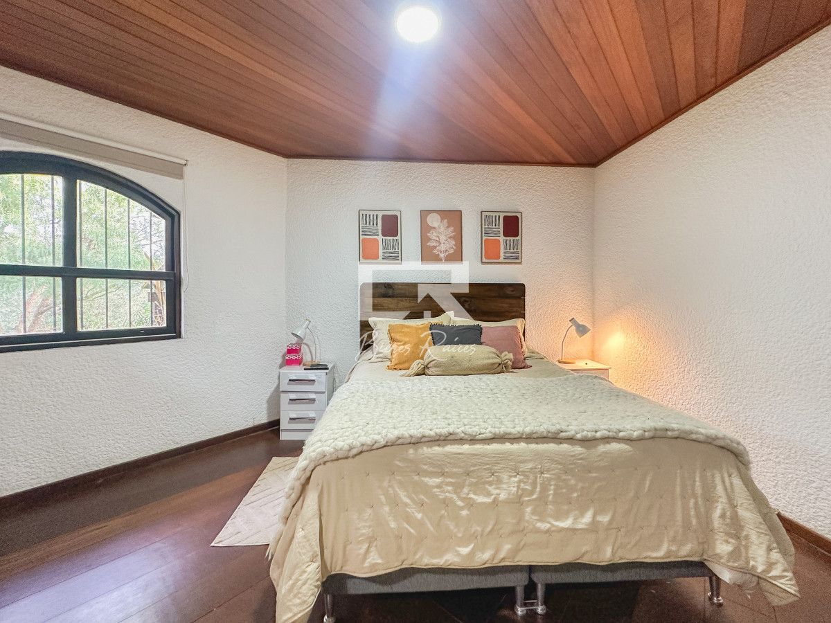 Casa ID.881 - Casa en Pinares, 3 dormitorios más dependencia