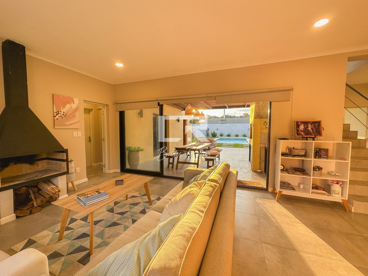 Casa ID.187 - Casa con vista a Laguna del Diario, 3 dormitorios más dependencia y piscina