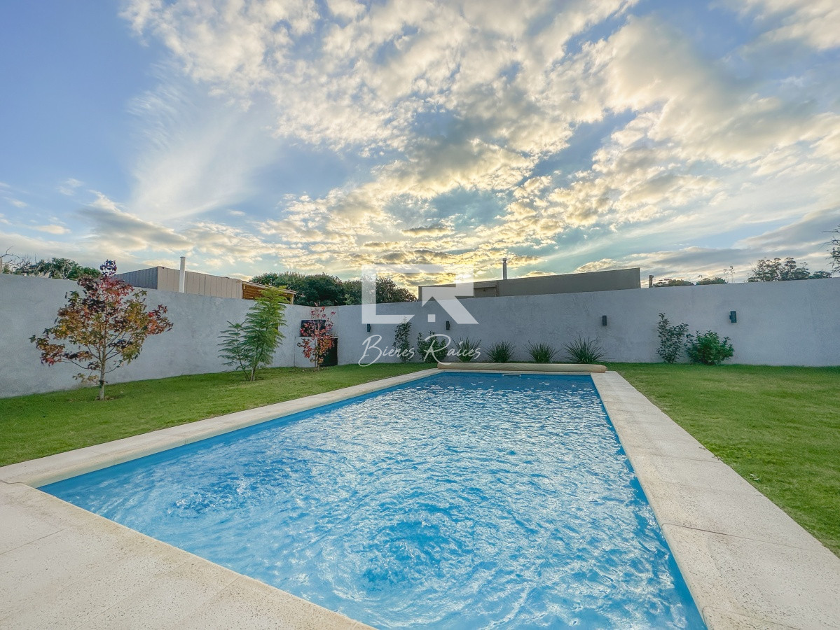 Casa ID.187 - Casa con vista a Laguna del Diario, 3 dormitorios más dependencia y piscina