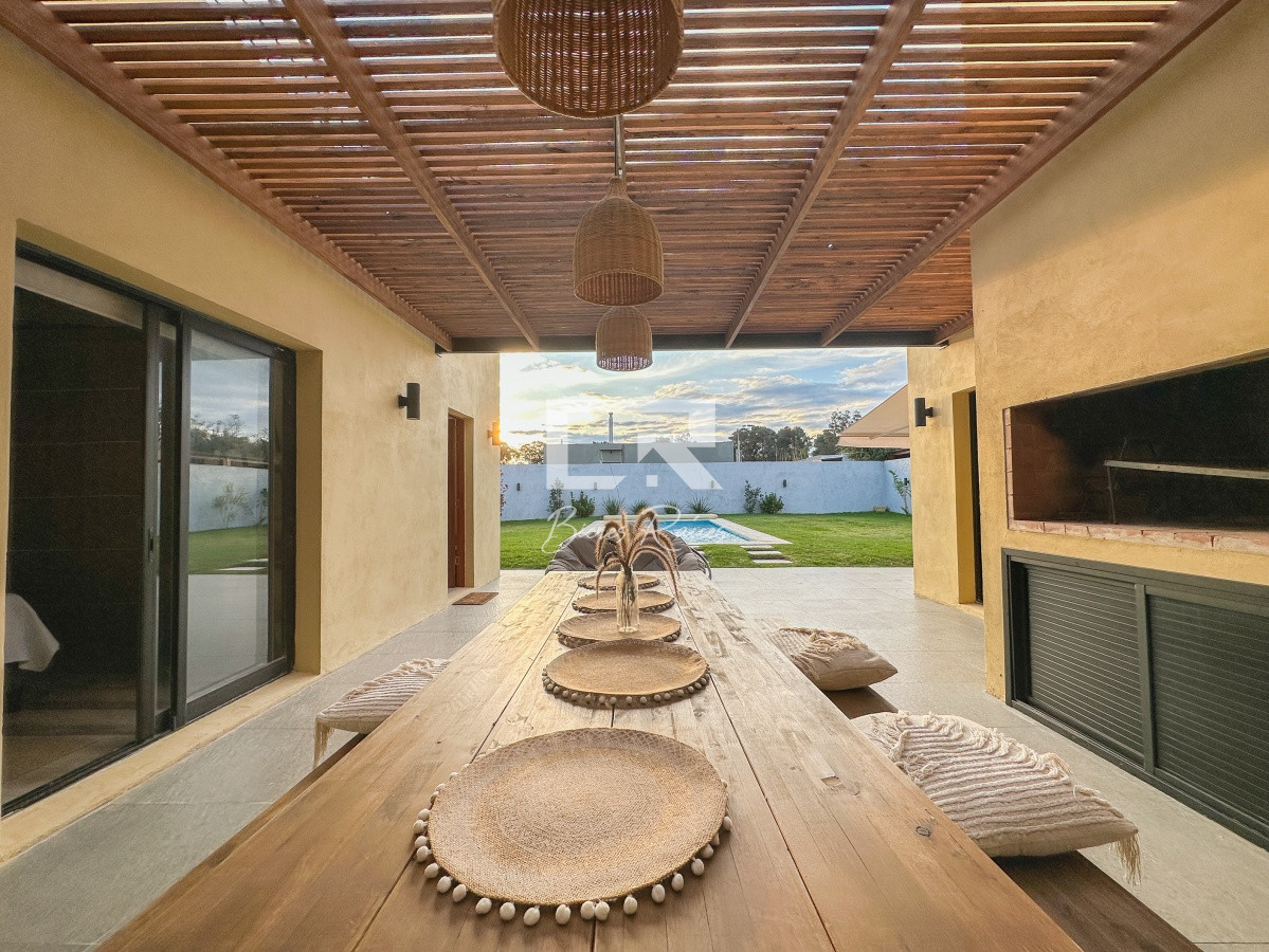 Casa ID.187 - Casa con vista a Laguna del Diario, 3 dormitorios más dependencia y piscina