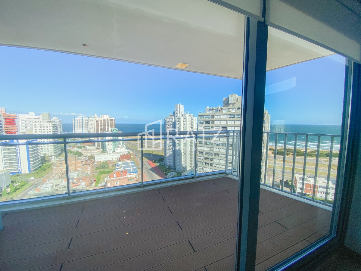 Apartamento ID.11034 - Piso alto en Brava, 2 suites más toilette