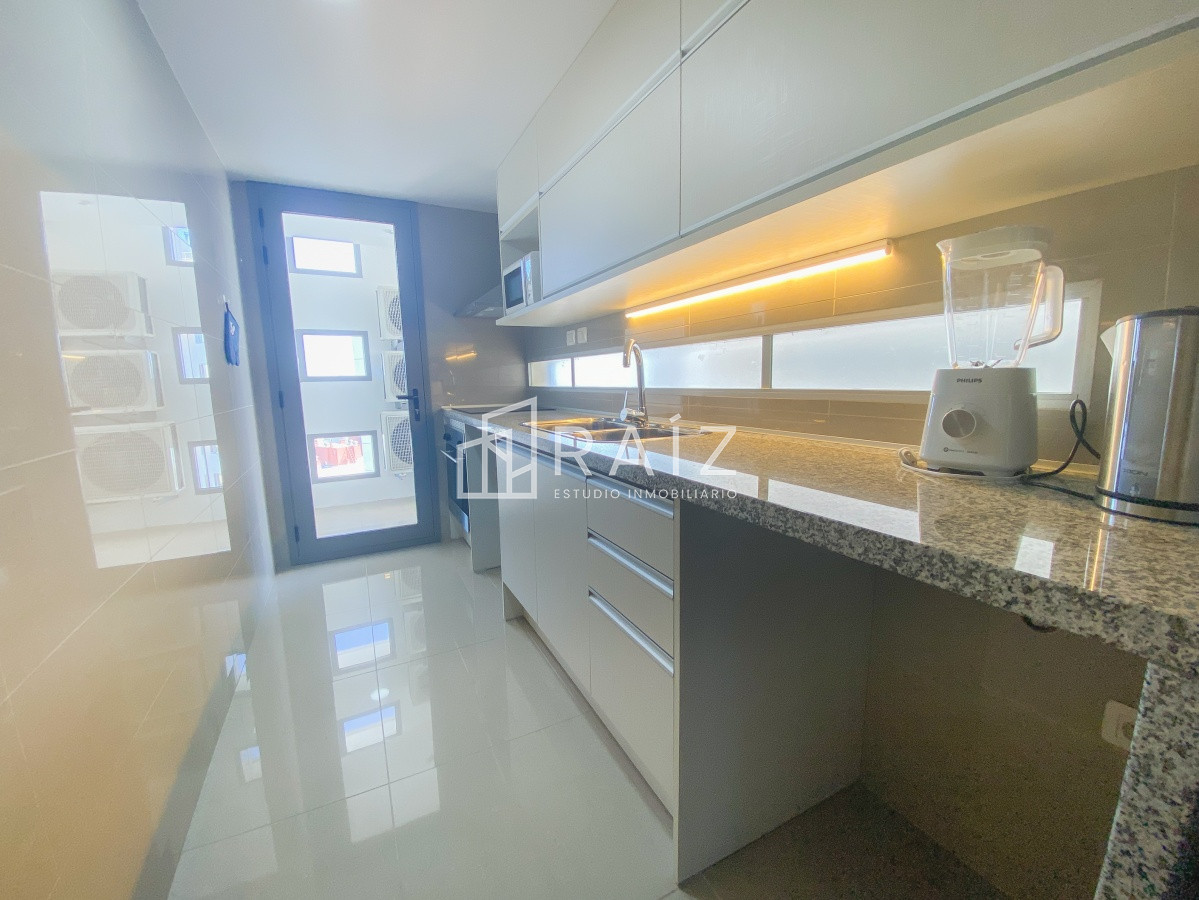 Apartamento ID.11034 - Piso alto en Brava, 2 suites más toilette