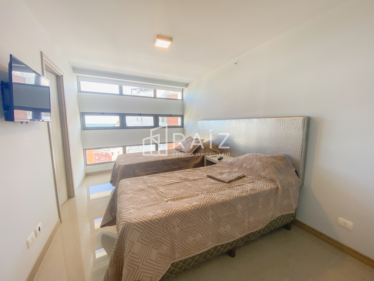 Apartamento ID.11034 - Piso alto en Brava, 2 suites más toilette
