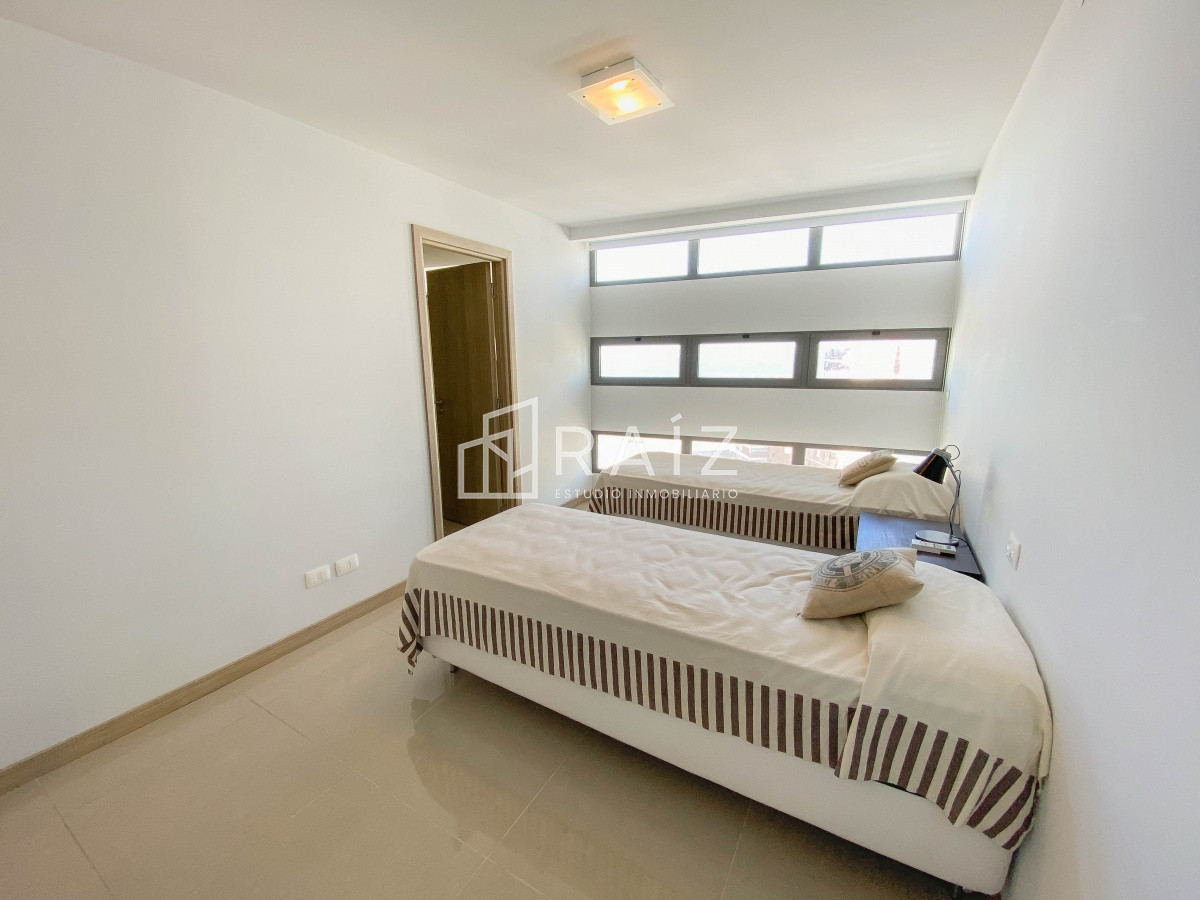 Apartamento ID.11036 - Piso alto con vista brava, dos suites