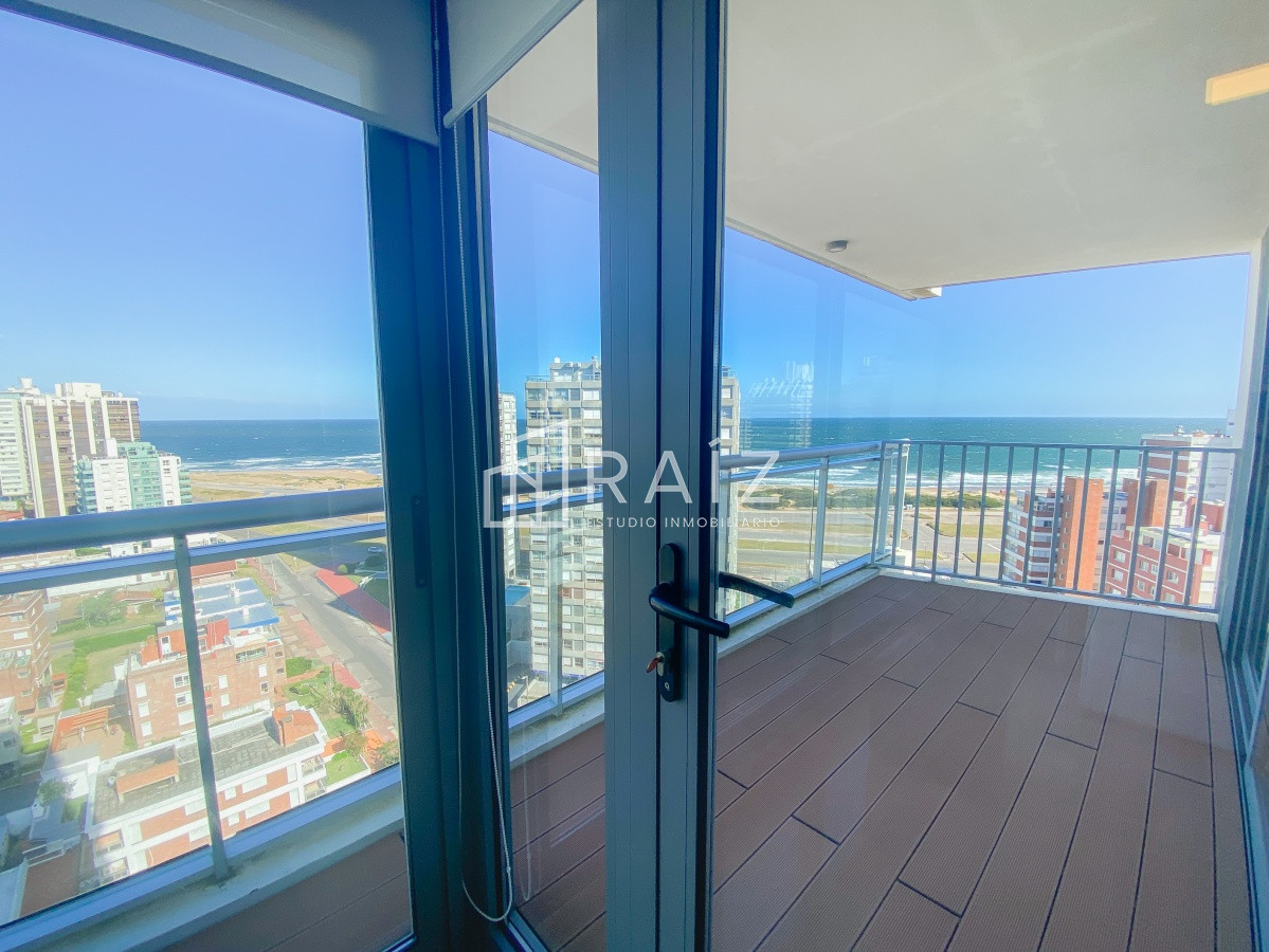 Apartamento ID.11034 - Piso alto en Brava, 2 suites más toilette