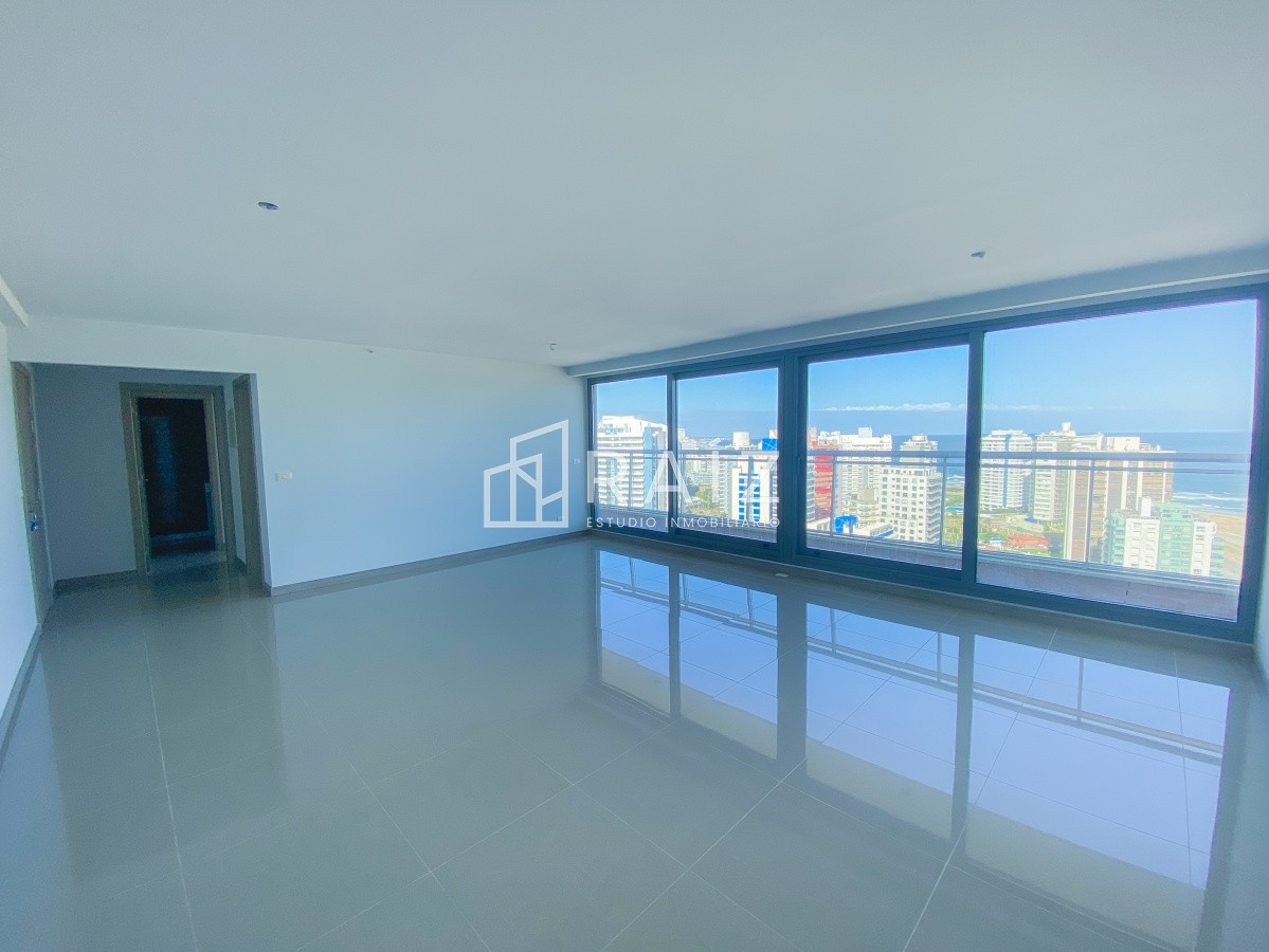 Apartamento ID.11030 - Piso alto en Brava, 2 dormitorios