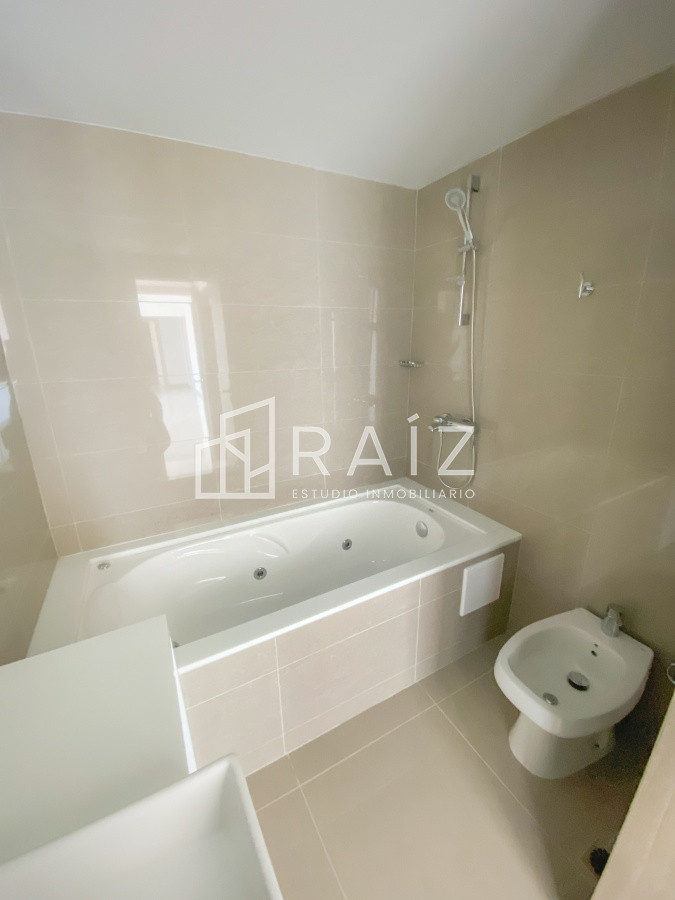 Apartamento ID.11031 - Piso alto en Brava, 2 dormitorios