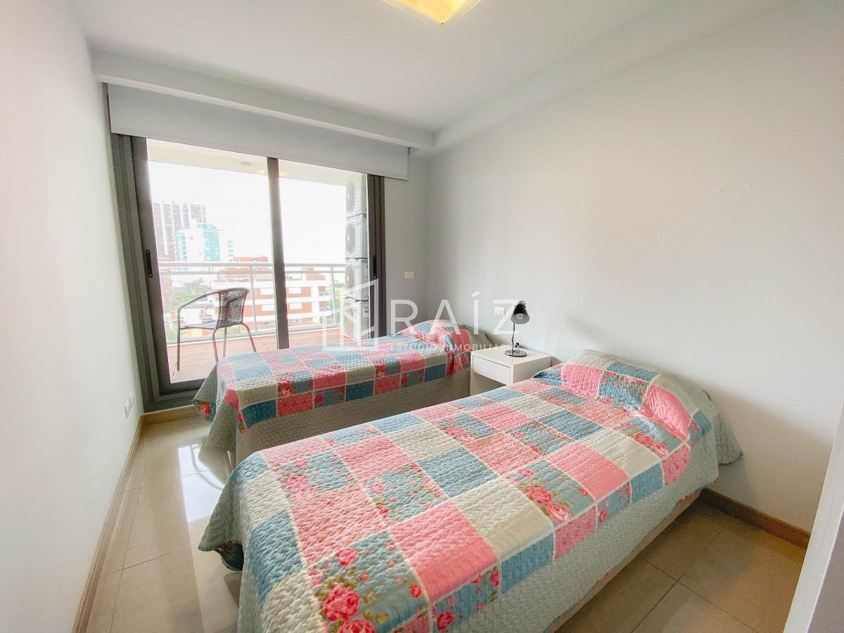 Apartamento ID.11032 - Amplio apartamento en brava, 3 dormitorios