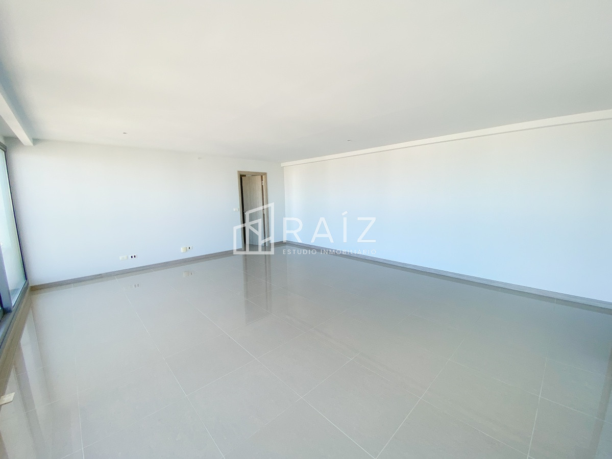 Apartamento ID.11031 - Piso alto en Brava, 2 dormitorios