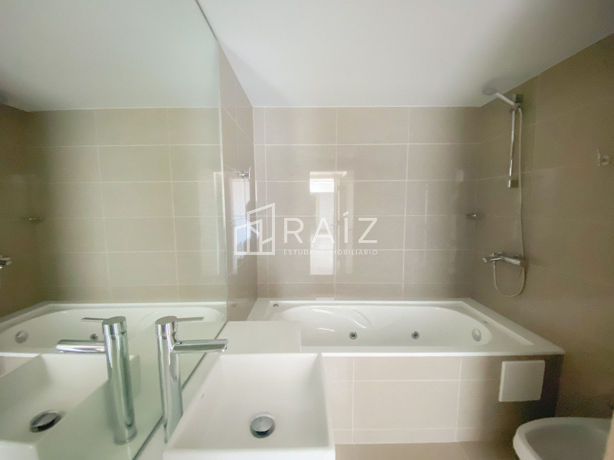 Apartamento ID.11030 - Piso alto en Brava, 2 dormitorios