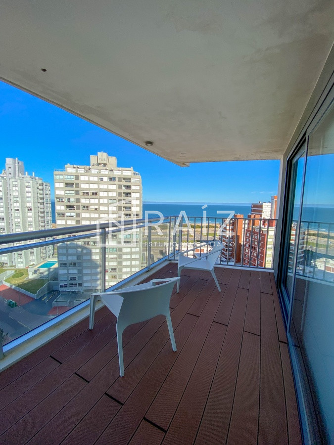 Apartamento ID.11036 - Piso alto con vista brava, dos suites