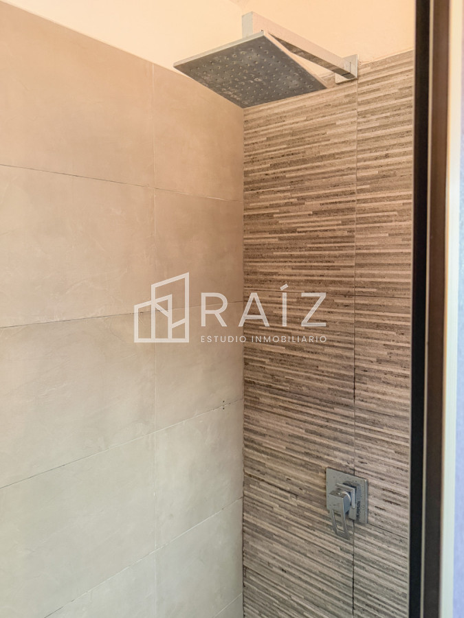 Q2FzYSBlbiBQaW5hcmVzLCA0IGRvcm1pdG9yaW9zIHkgcGlzY2luYSBjbGltYXRpemFkYSAtIFJlZiA6IFBCSTE1NjQ4