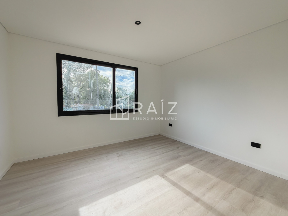 Casa ID.12105 - VENTA CASA 3 DORMITORIOS BARRIO CORDOBA A ESTRENAR