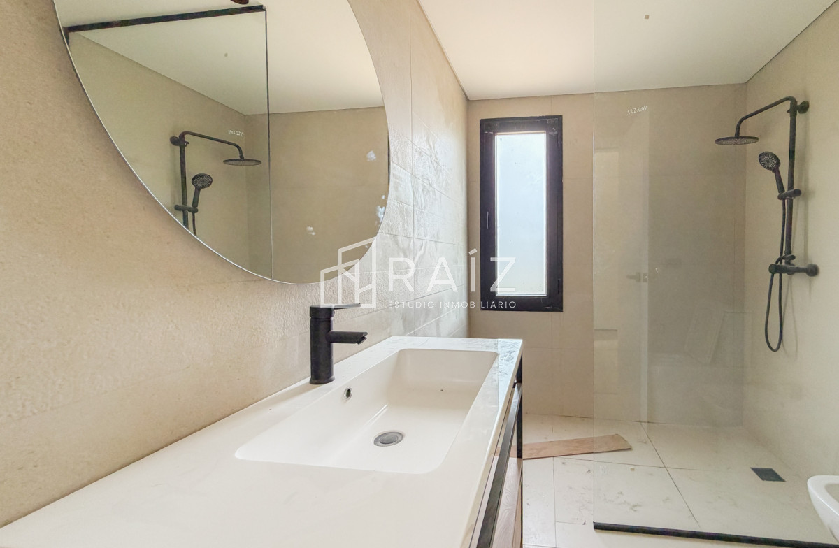 Casa ID.12105 - VENTA CASA 3 DORMITORIOS BARRIO CORDOBA A ESTRENAR