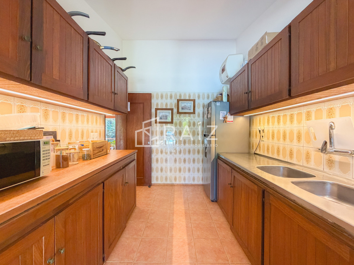 Q2FzYSBlbiBQaW5hcmVzLCA0IGRvcm1pdG9yaW9zIHkgcGlzY2luYSBjbGltYXRpemFkYSAtIFJlZiA6IFBCSTE1NjQ4