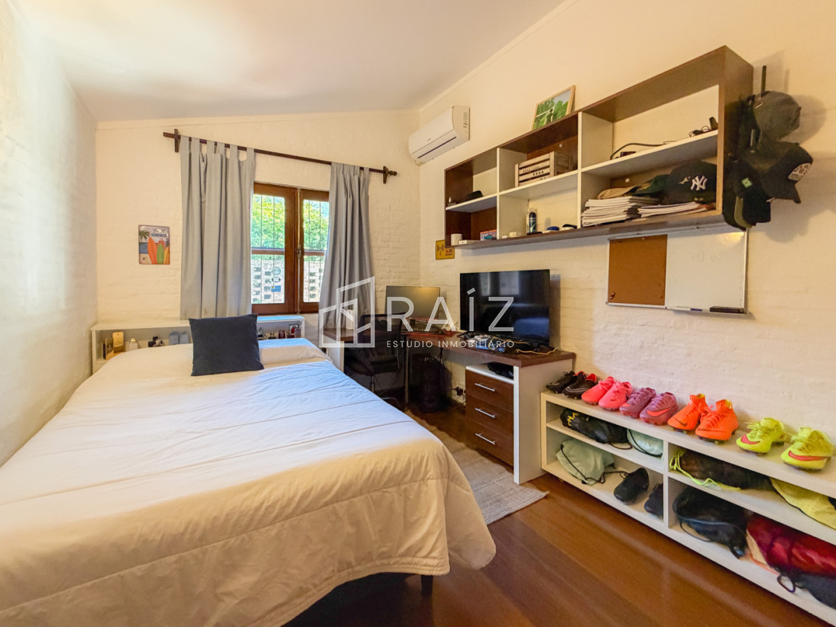 Q2FzYSBlbiBQaW5hcmVzLCA0IGRvcm1pdG9yaW9zIHkgcGlzY2luYSBjbGltYXRpemFkYSAtIFJlZiA6IFBCSTE1NjQ4