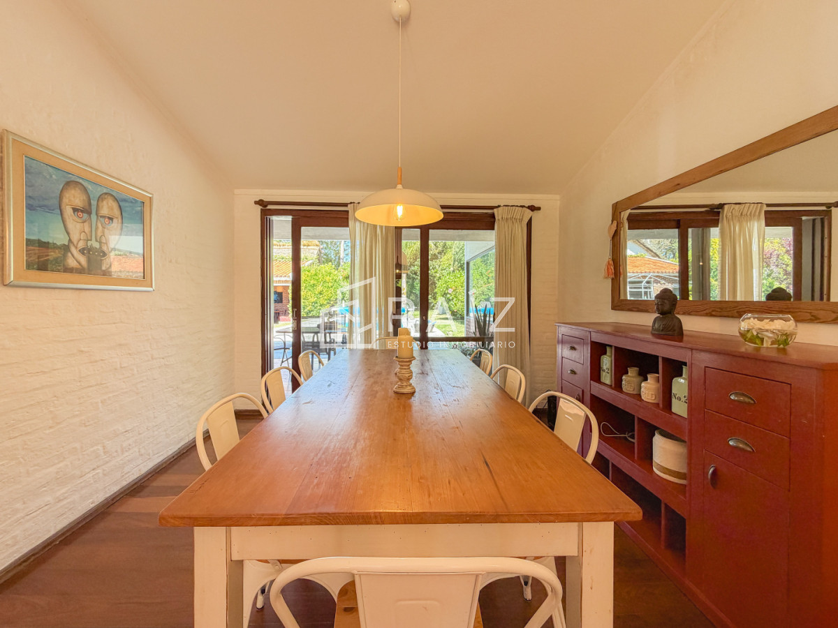 Q2FzYSBlbiBQaW5hcmVzLCA0IGRvcm1pdG9yaW9zIHkgcGlzY2luYSBjbGltYXRpemFkYSAtIFJlZiA6IFBCSTE1NjQ4