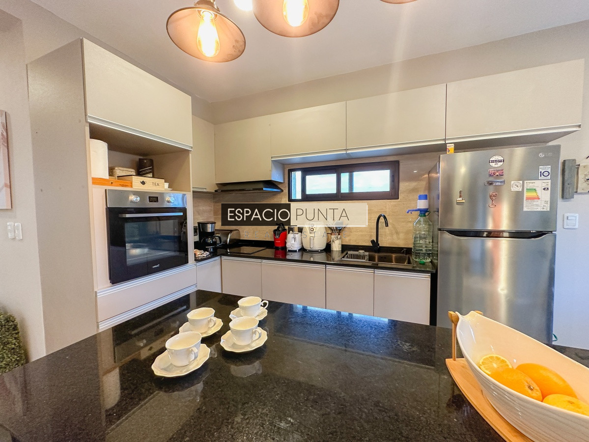 Casa ID.241 - Casa con vista a Laguna del Diario, 3 dormitorios más dependencia y piscina