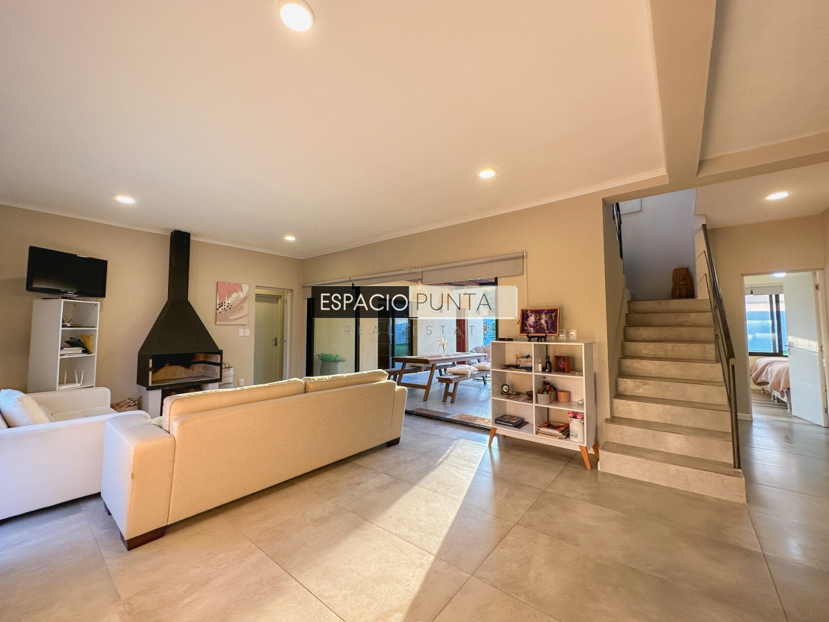 Casa ID.241 - Casa con vista a Laguna del Diario, 3 dormitorios más dependencia y piscina