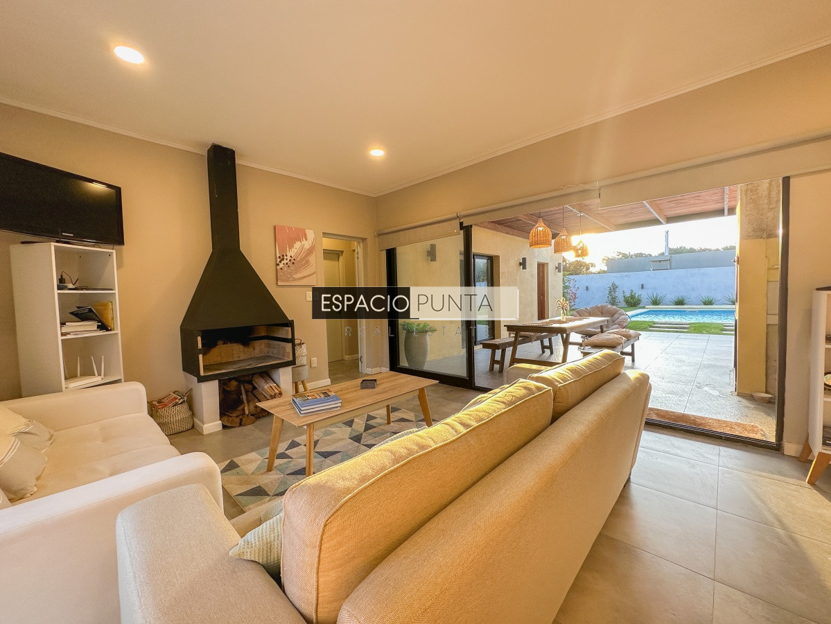 Casa ID.241 - Casa con vista a Laguna del Diario, 3 dormitorios más dependencia y piscina
