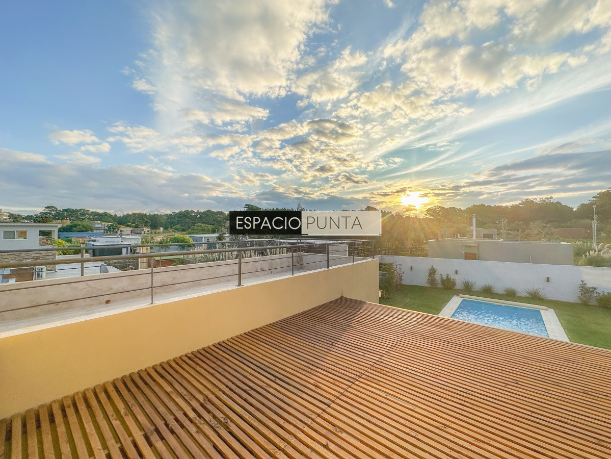 Casa ID.241 - Casa con vista a Laguna del Diario, 3 dormitorios más dependencia y piscina