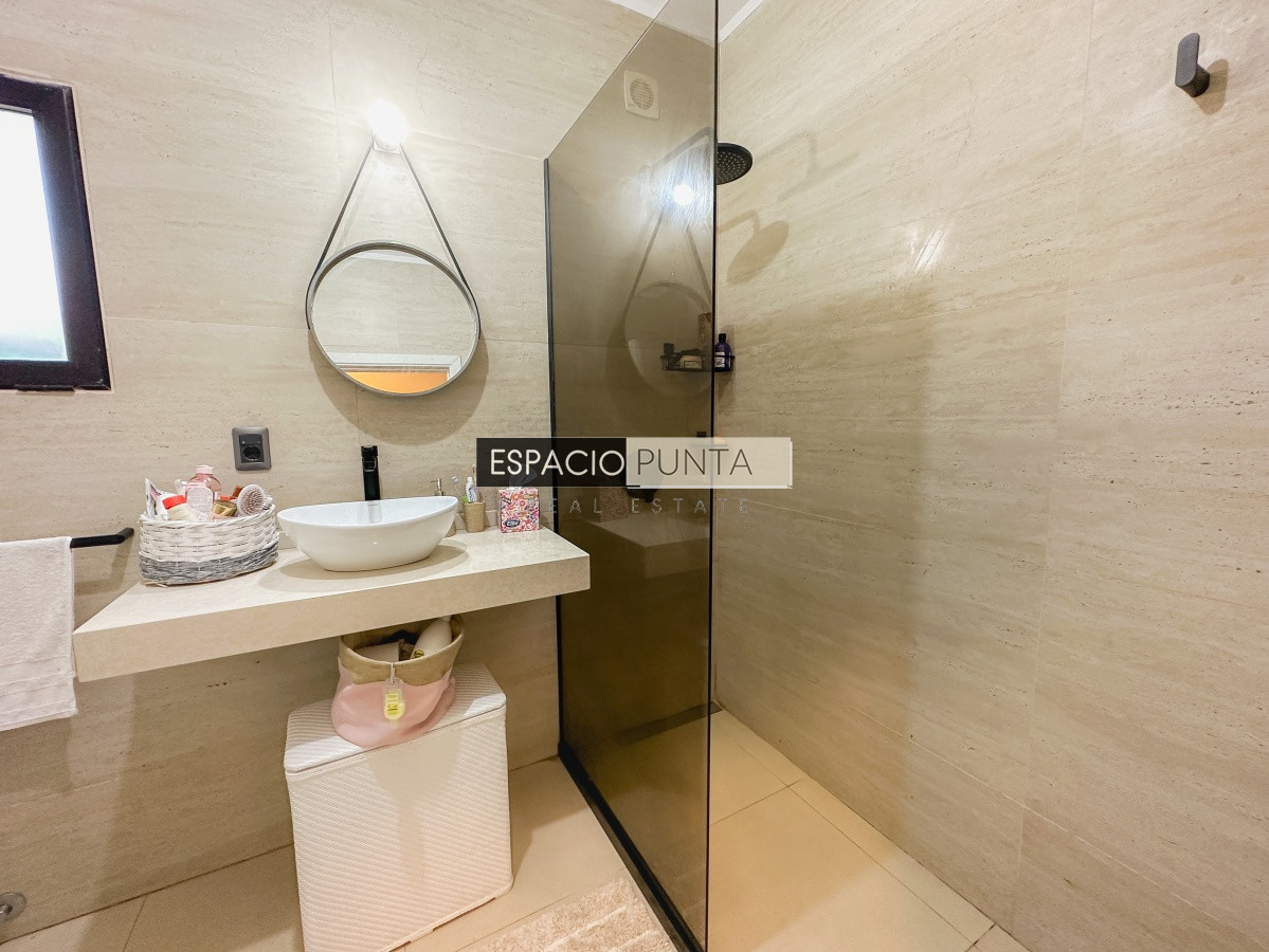 Casa ID.241 - Casa con vista a Laguna del Diario, 3 dormitorios más dependencia y piscina