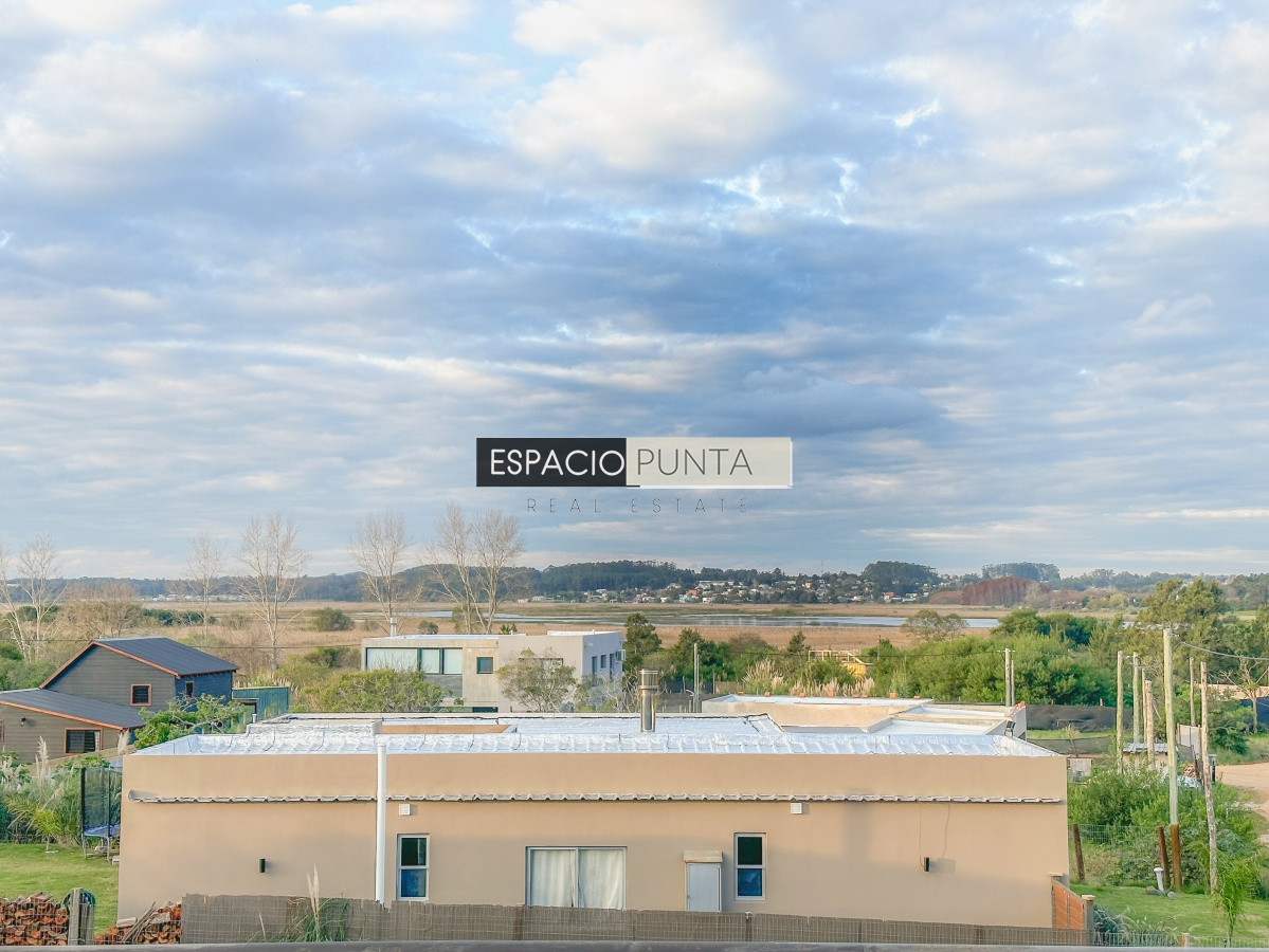 Casa ID.241 - Casa con vista a Laguna del Diario, 3 dormitorios más dependencia y piscina