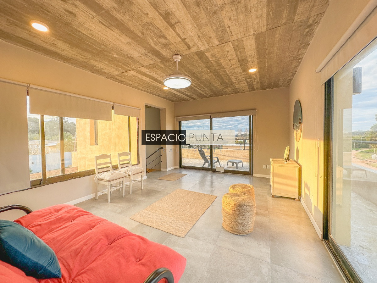 Casa ID.241 - Casa con vista a Laguna del Diario, 3 dormitorios más dependencia y piscina