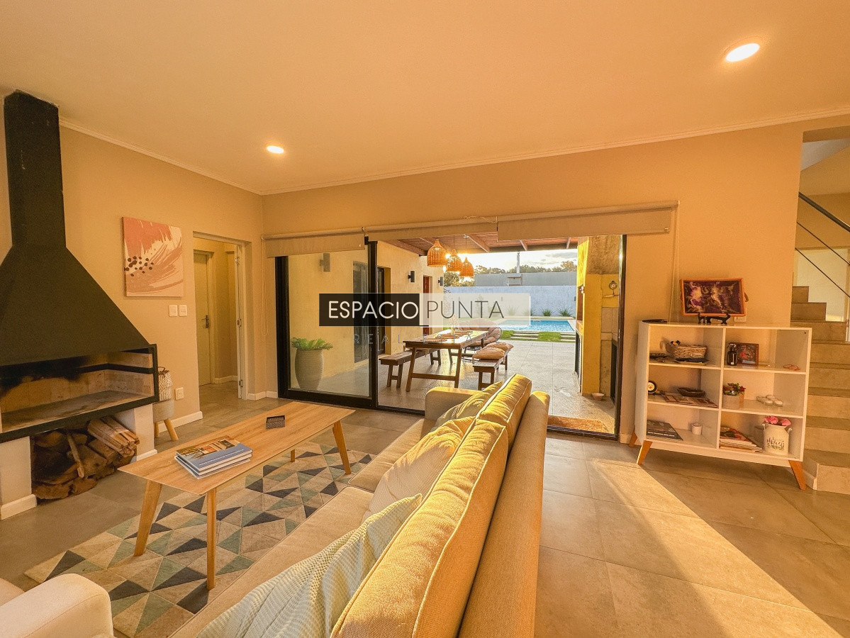 Casa ID.241 - Casa con vista a Laguna del Diario, 3 dormitorios más dependencia y piscina