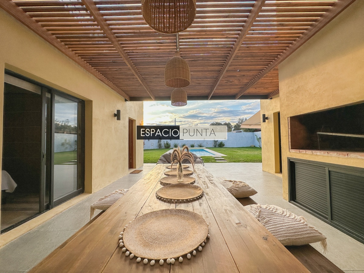 Casa ID.241 - Casa con vista a Laguna del Diario, 3 dormitorios más dependencia y piscina