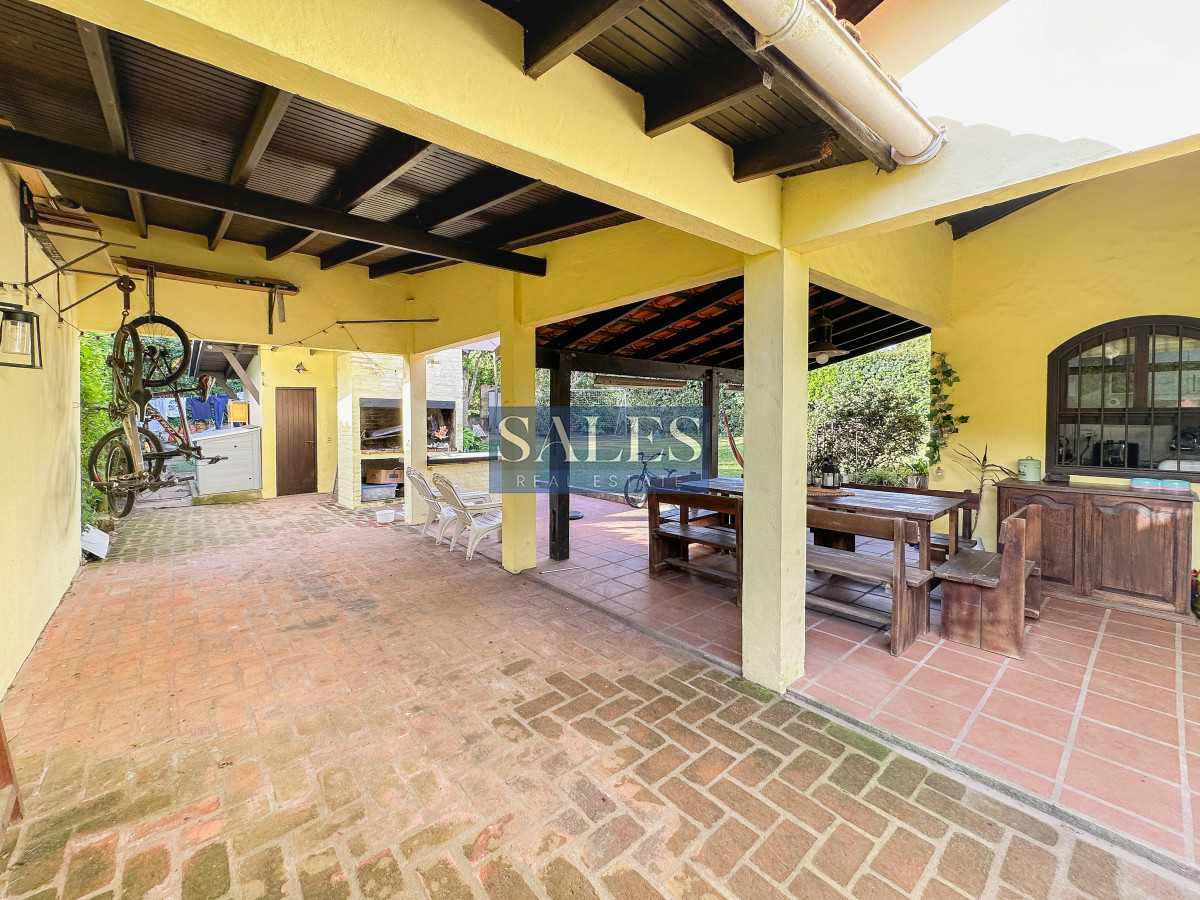 Casa ID.1346 - Casa en Pinares, 3 dormitorios más dependencia