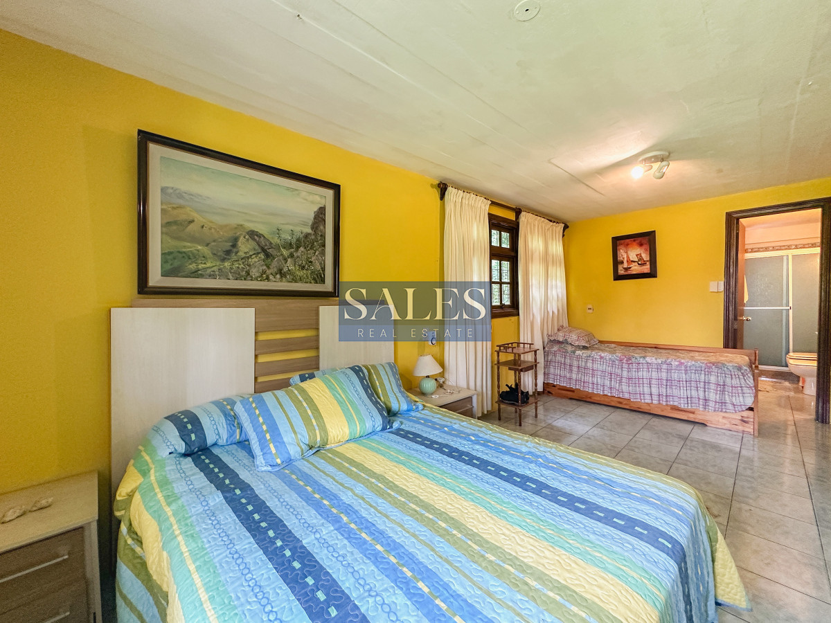Casa ID.1214 - Casa en Jardines de Córdoba, 3 suites más toilette