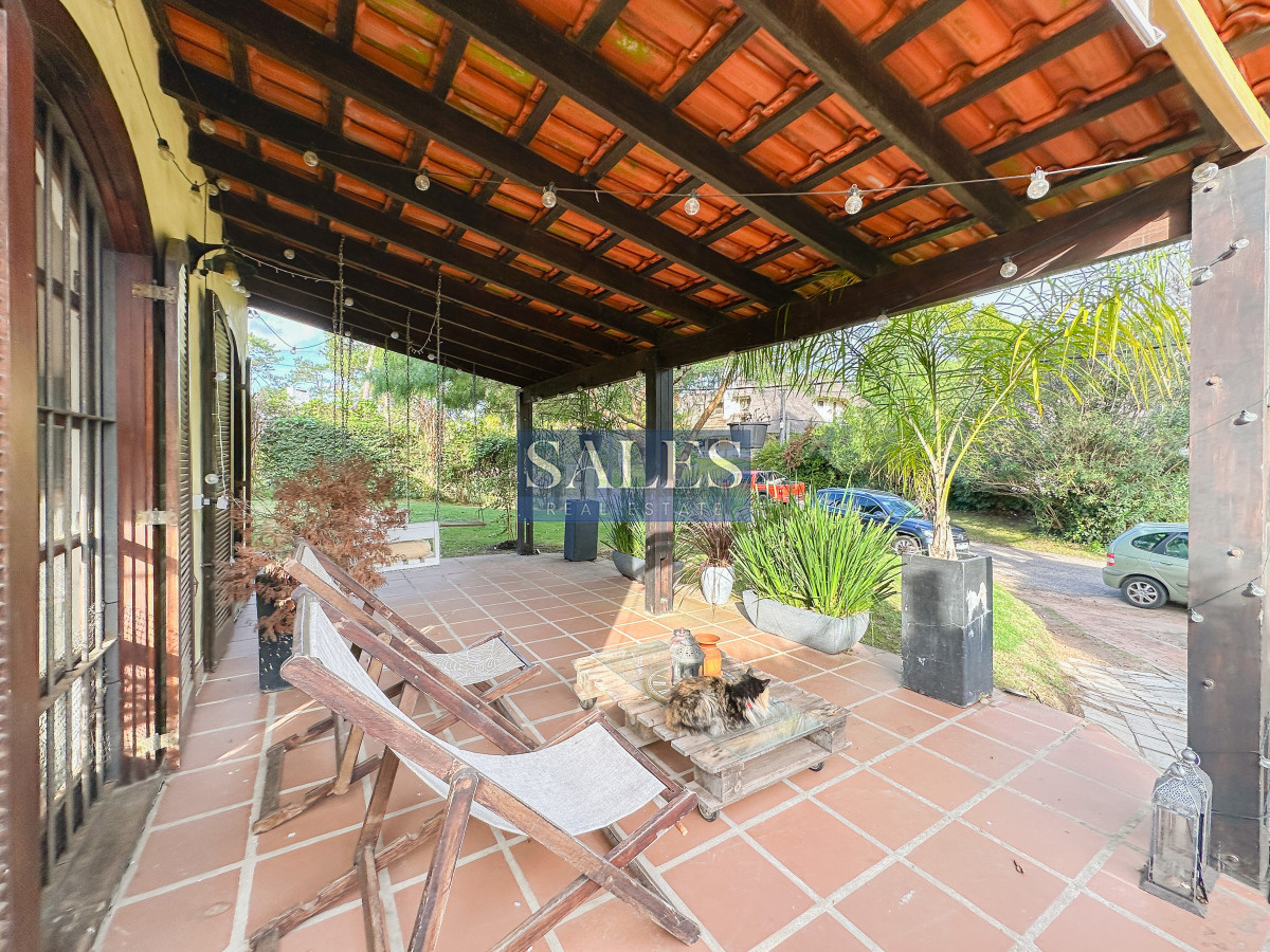 Casa ID.1346 - Casa en Pinares, 3 dormitorios más dependencia