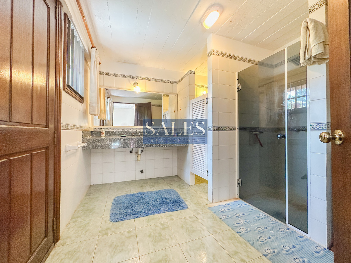 Casa ID.1214 - Casa en Jardines de Córdoba, 3 suites más toilette